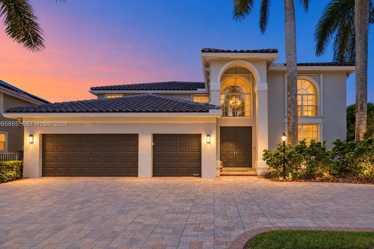 13787 NW 19th Ct, Pembroke Pines: photo 1 of 61