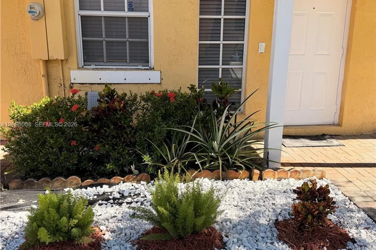 6775 Sienna Club Pl, Lauderhill: photo 1 of 8