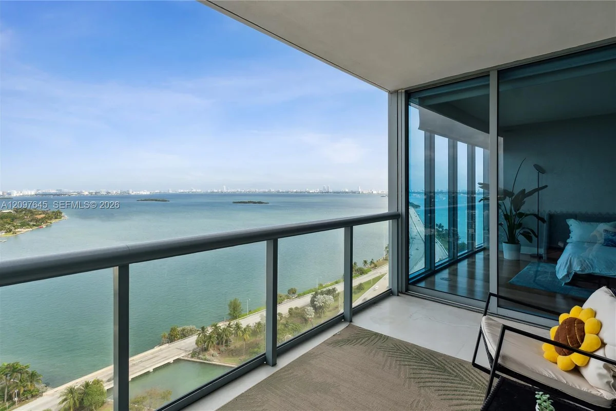 601 NE 36th St #2509, Miami: photo 1 of 25