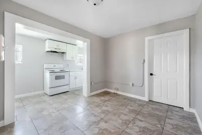 620 SW 6th St #1, Belle Glade: photo 1 of 25
