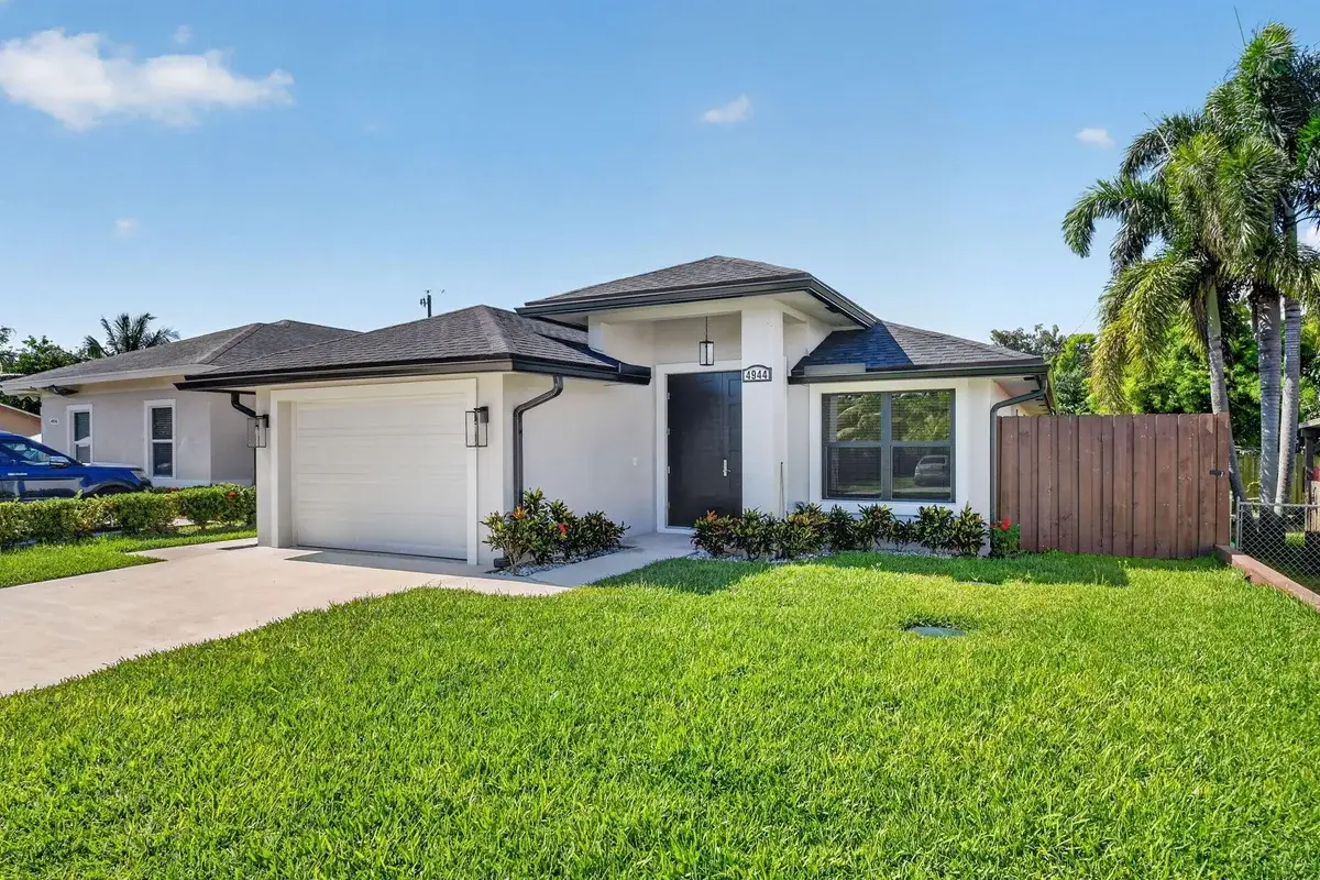 4944 Mcconnell St, Lake Worth: photo 1 of 21