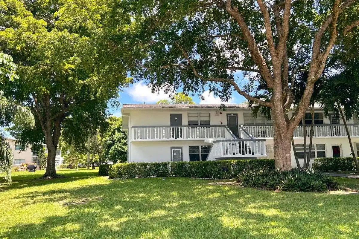 561 Durham T, Deerfield Beach: photo 1 of 17