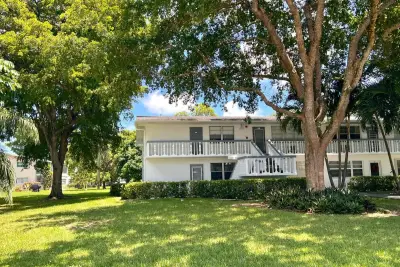 561 Durham T, Deerfield Beach: photo 1 of 17