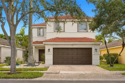 1362 Canary Island Dr, Weston: photo 1 of 28