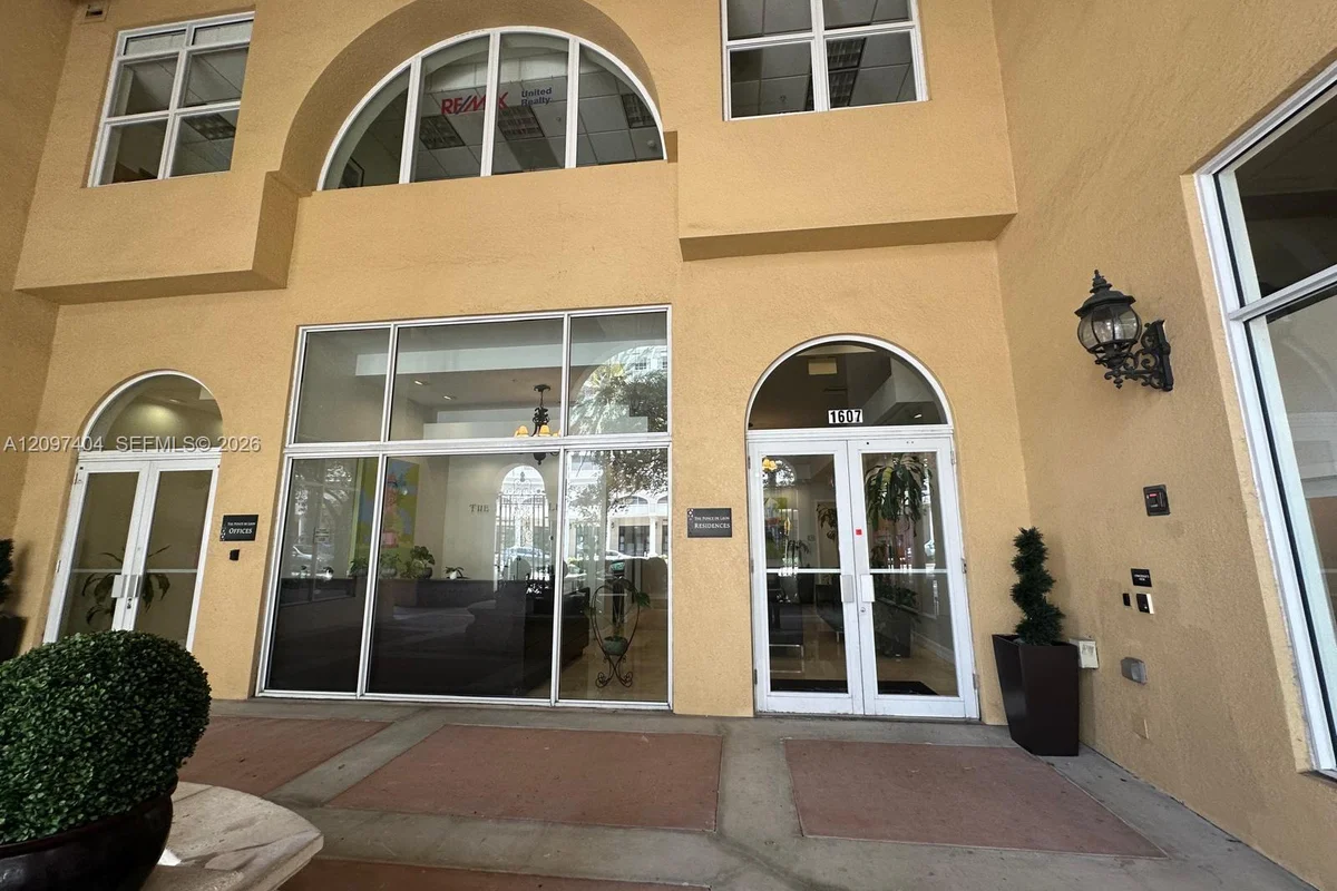 1607 Ponce De Leon Blvd #8D, Coral Gables: photo 1 of 9