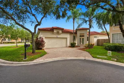 16012 Opal Creek Dr, Weston: photo 1 of 33