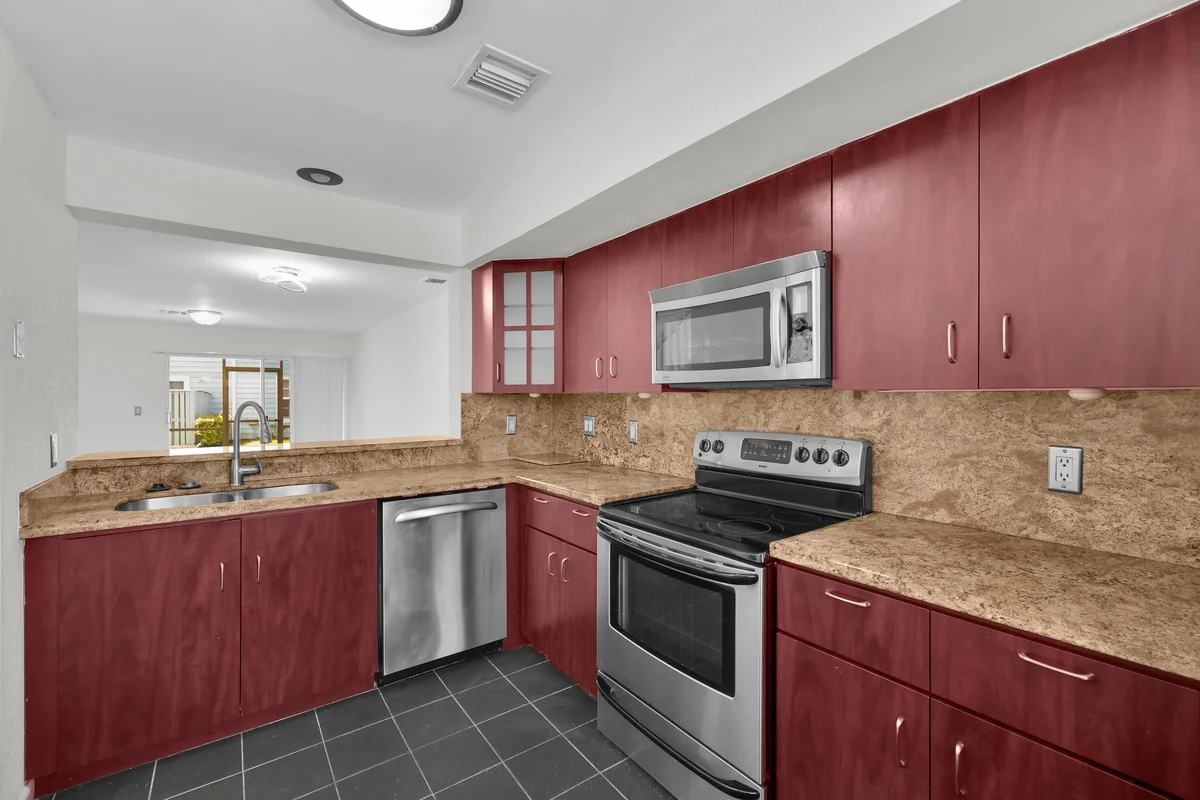 2164 Champions Way, North Lauderdale: photo 1 of 30