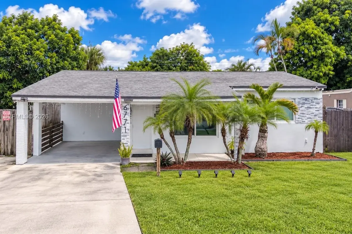 6771 Harding St, Hollywood: photo 1 of 51