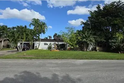 690 NW 68th Ave, Plantation: photo 1 of 20
