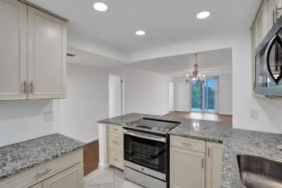 5700 NW 2nd Ave #408, Boca Raton: photo 1 of 20