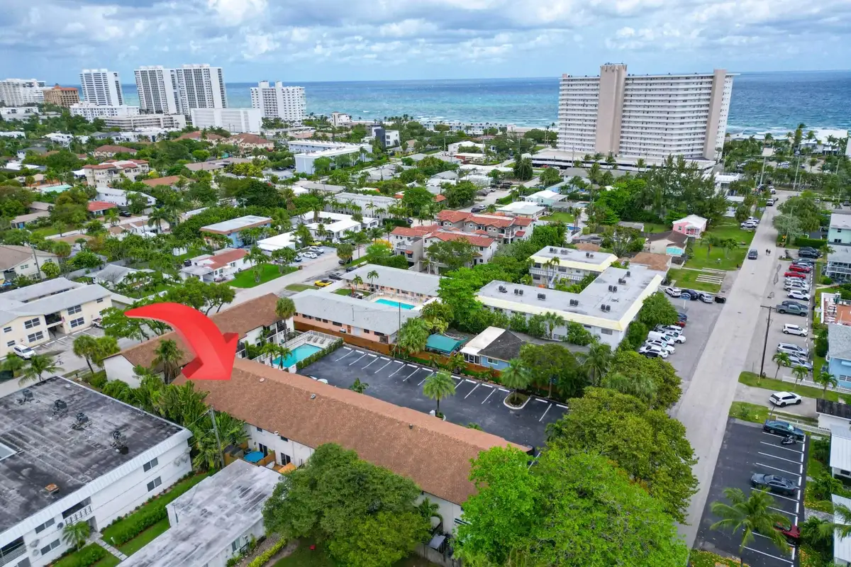 1917 NE 3rd St #109, Deerfield Beach: photo 1 of 26