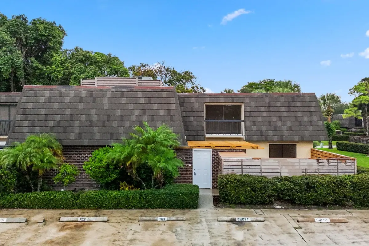 703 7th Ter, Palm Beach Gardens: photo 1 of 36