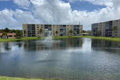 401 SE 3rd St #204, Dania Beach: photo 1 of 34