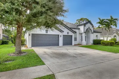 15818 Glen Willow Ln, Wellington: photo 1 of 45
