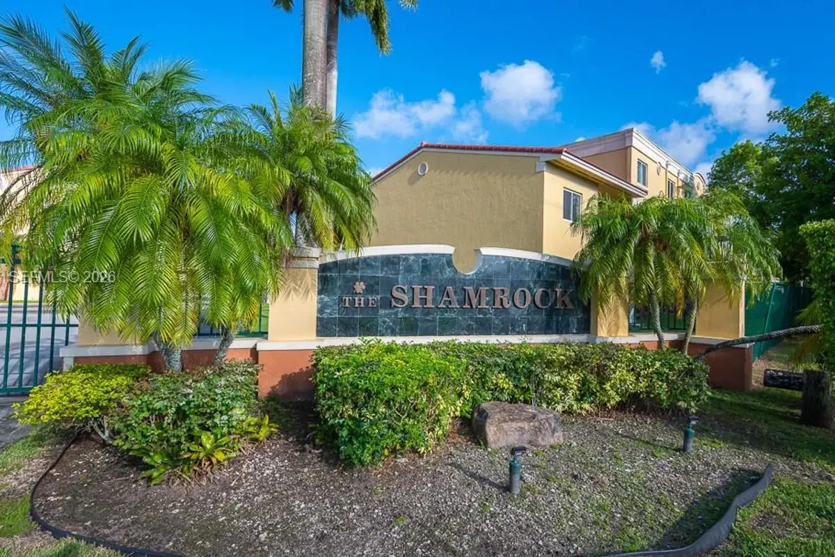 12605 SW 91st St #211, Miami: photo 1 of 7