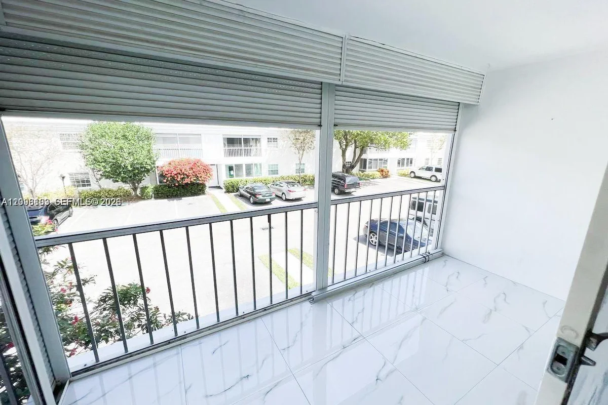6395 Bay Club Dr #4, Fort Lauderdale: photo 1 of 19