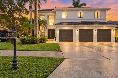 1073 Allamanda Way, Weston: photo 1 of 74