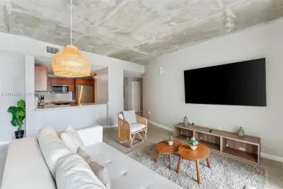 3250 NE 1st Ave #1001, Miami: photo 1 of 25
