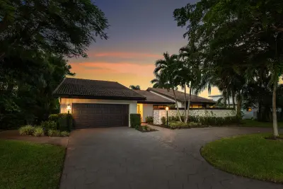 3527 Pine Lake Ct, Delray Beach: photo 1 of 57