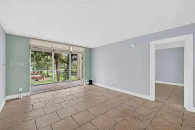 4898 NW 29th Ct #201, Lauderdale Lakes: photo 1 of 36