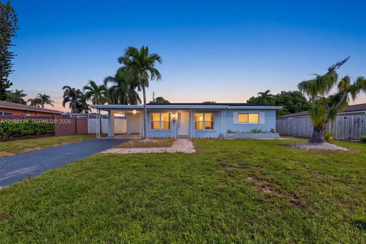 1301 NW 45th St, Fort Lauderdale: photo 1 of 27