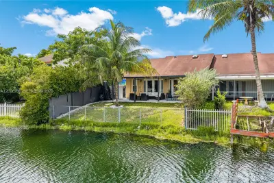 7823 SW 148th Ave, Miami: photo 1 of 40