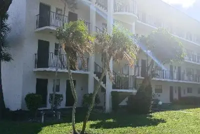 3330 Spanish Moss Ter #110, Lauderhill: photo 1 of 8