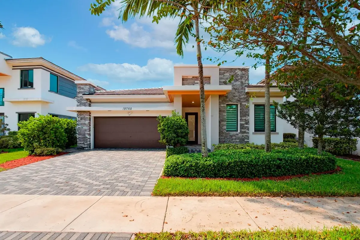 10785 Pacifica Way, Parkland: photo 1 of 86