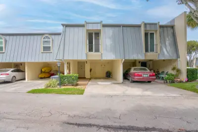 390 Golfview Rd #B, North Palm Beach: photo 1 of 33