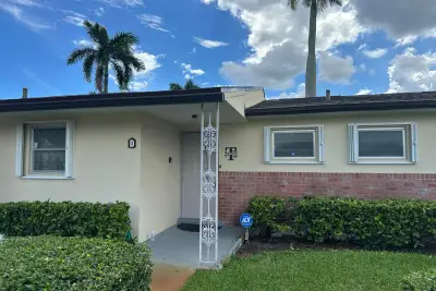 2751 Ashley Dr E #D, West Palm Beach: photo 1 of 11