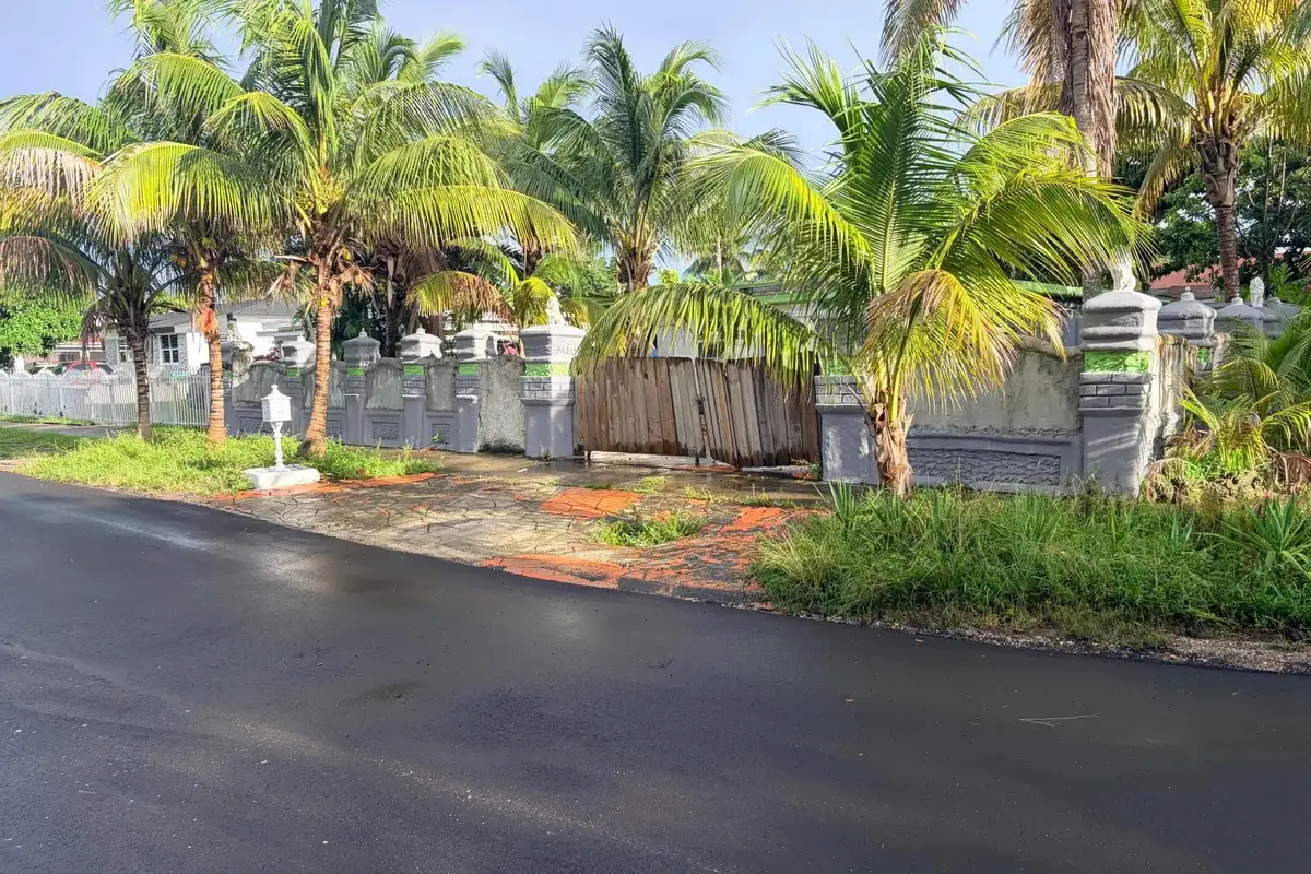 1450 NW 116th Ter, Miami: photo 1 of 5
