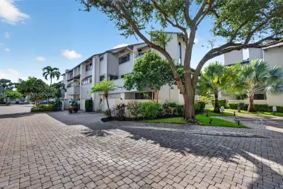 8 Port Side Dr #8A, Fort Lauderdale: photo 1 of 55