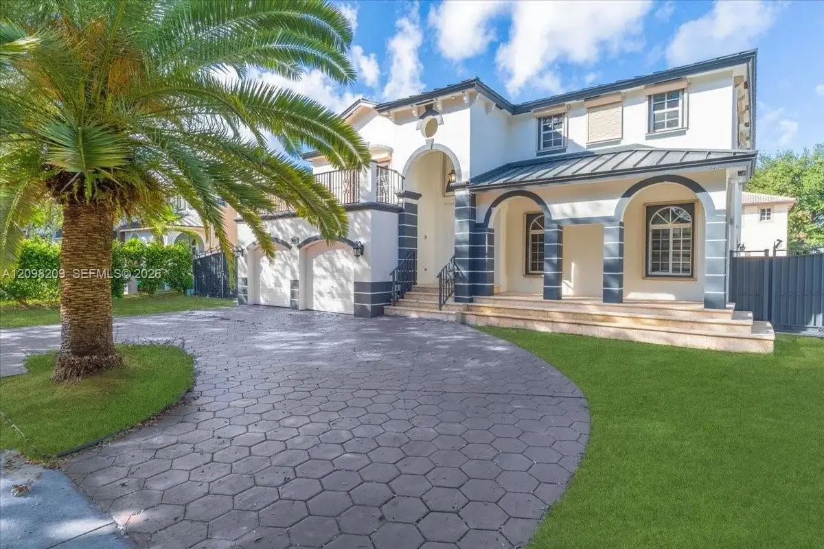 16310 NW 84th Ct, Miami Lakes: photo 1 of 35
