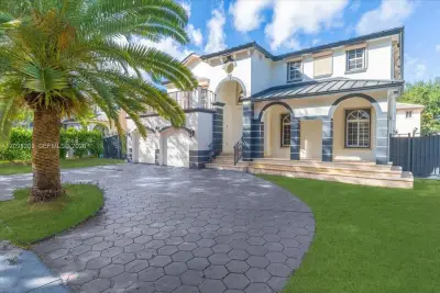 16310 NW 84th Ct, Miami Lakes: photo 1 of 35