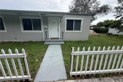 1204 N 24th Ave #1206, Hollywood: photo 1 of 14