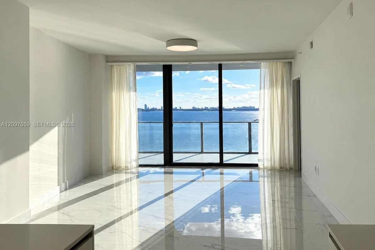 700 NE 24th St #1204, Miami: photo 1 of 15