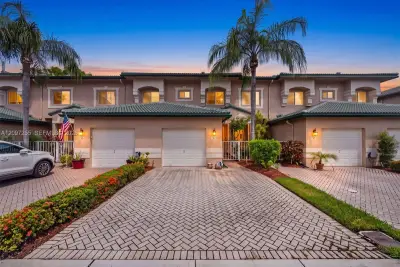 7932 E Exeter Blvd E #202, Tamarac: photo 1 of 35