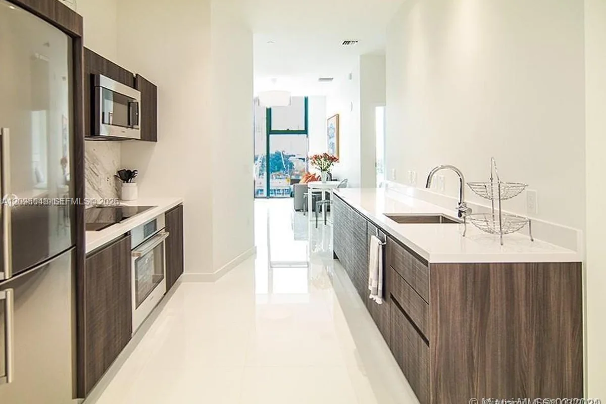 851 NE 1st Ave #510, Miami: photo 1 of 24