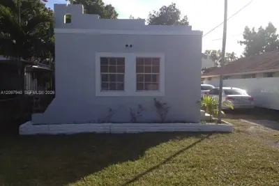 2143 SW 62nd Ave #1, Miami: photo 1 of 10