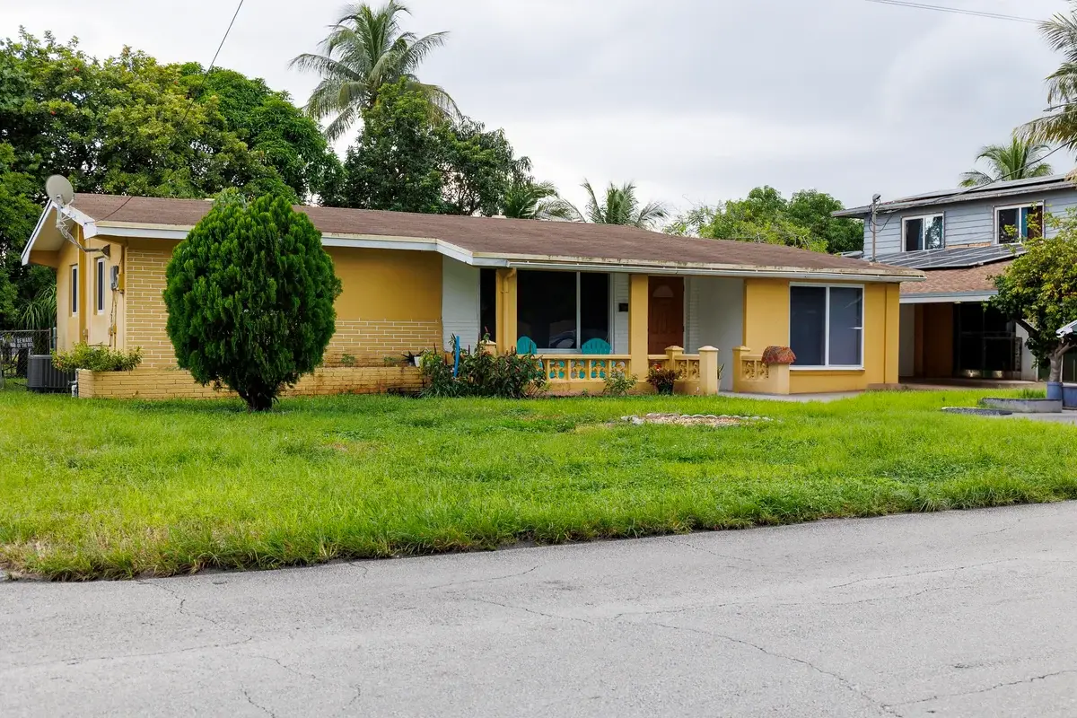 7654 Granada Blvd, Miramar: photo 1 of 17