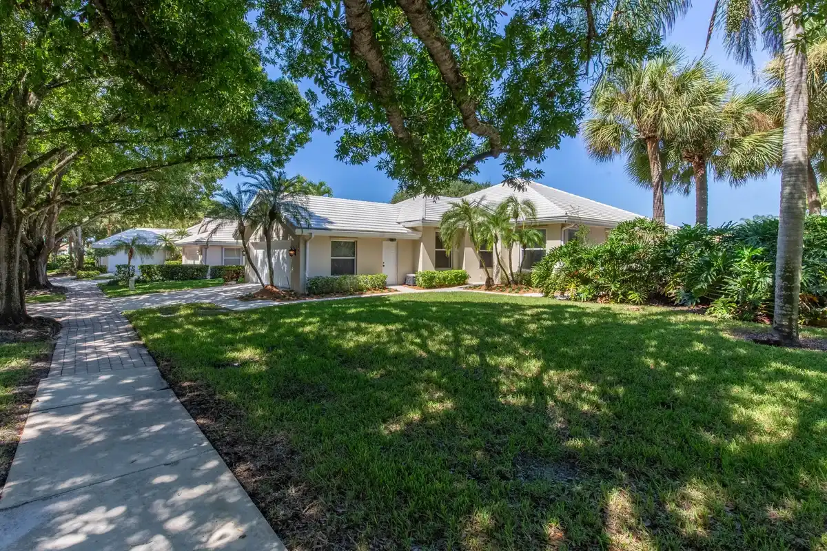 1285 Gator Trl, West Palm Beach: photo 1 of 46