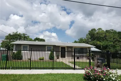 26700 SW 138th Ave, Homestead: photo 1 of 21