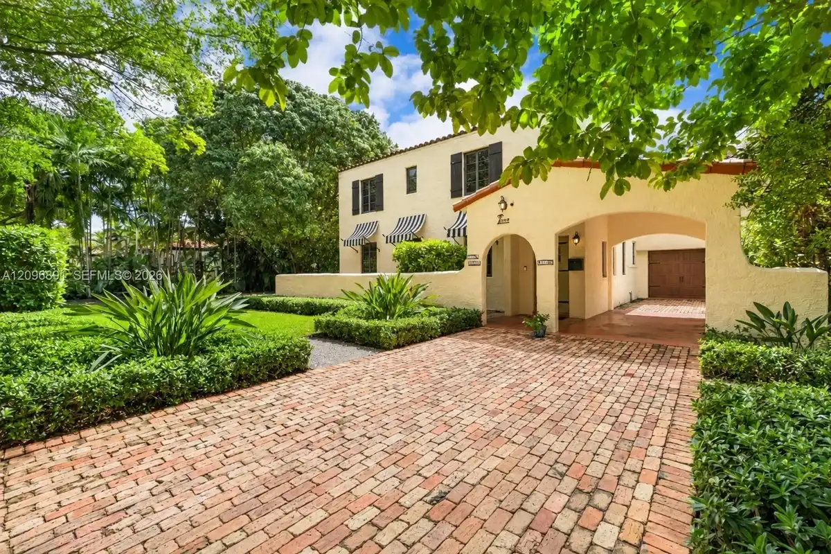 1140 Asturia Ave, Coral Gables: photo 1 of 84