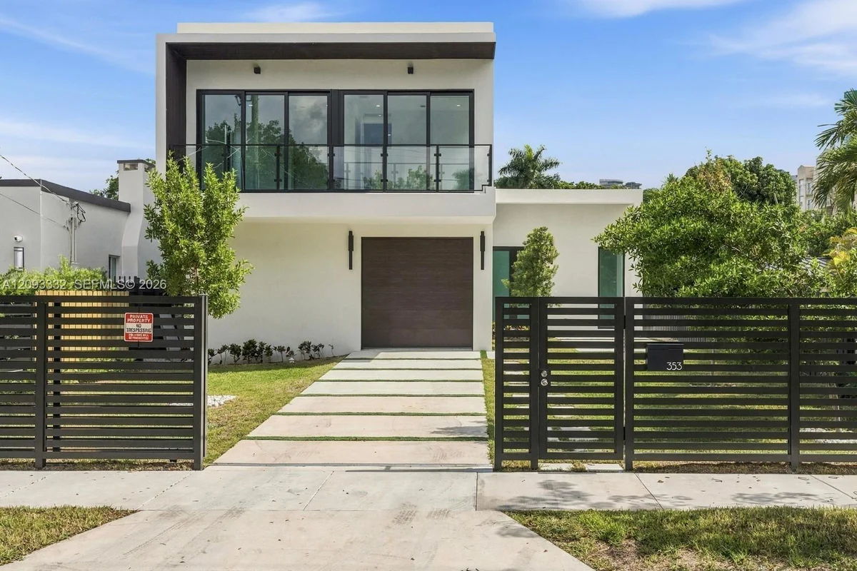 353 SW 23rd Rd, Miami: photo 1 of 8