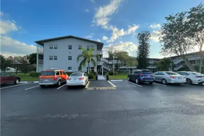 255 Suffolk G, Boca Raton: photo 1 of 17