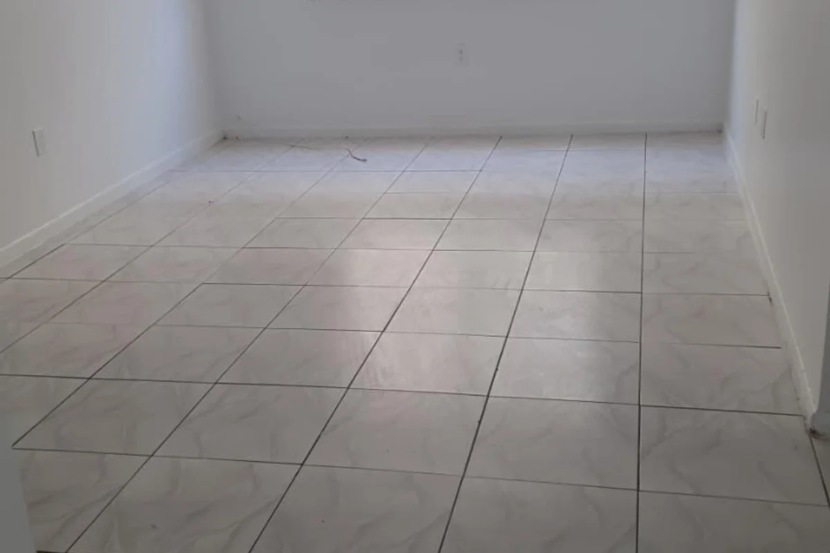 2175 NE 169th St #102, North Miami Beach: photo 1 of 5