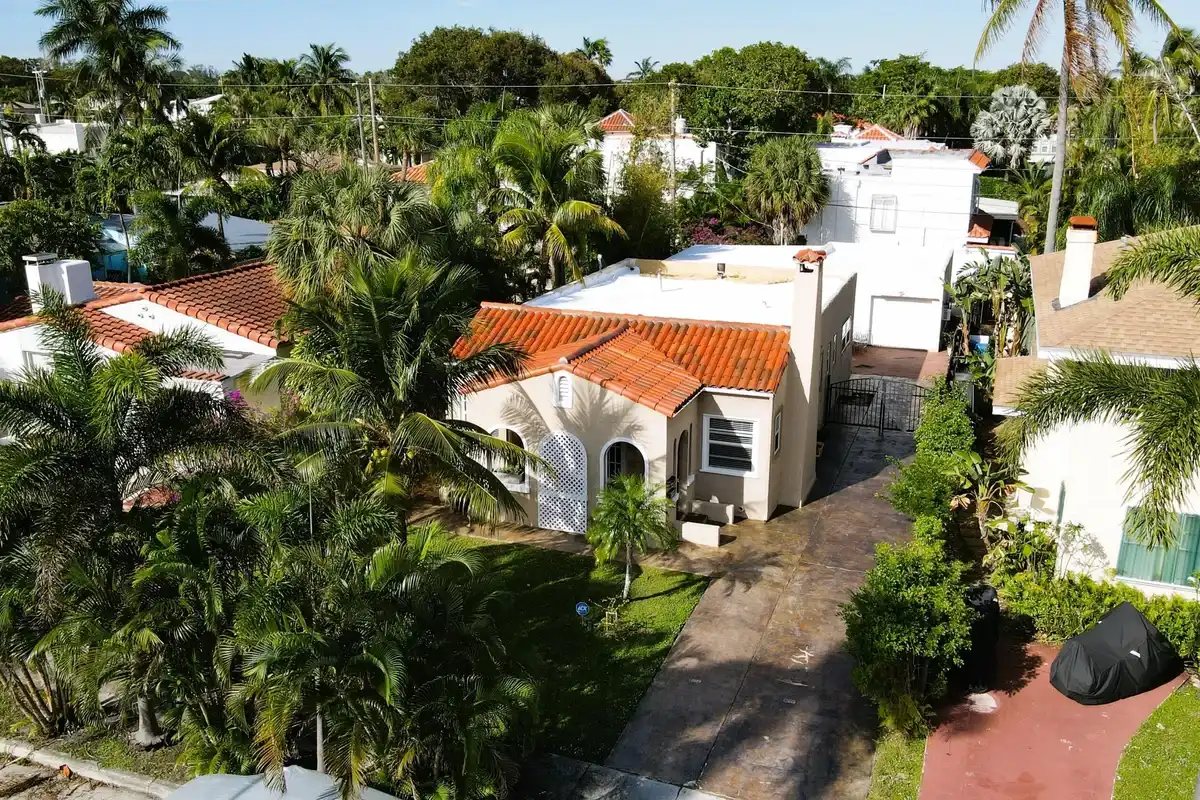 519 Cottage 31st St, West Palm Beach: photo 1 of 16