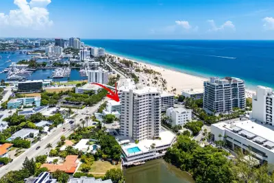 3000 Holiday Dr #1605, Fort Lauderdale: photo 1 of 31