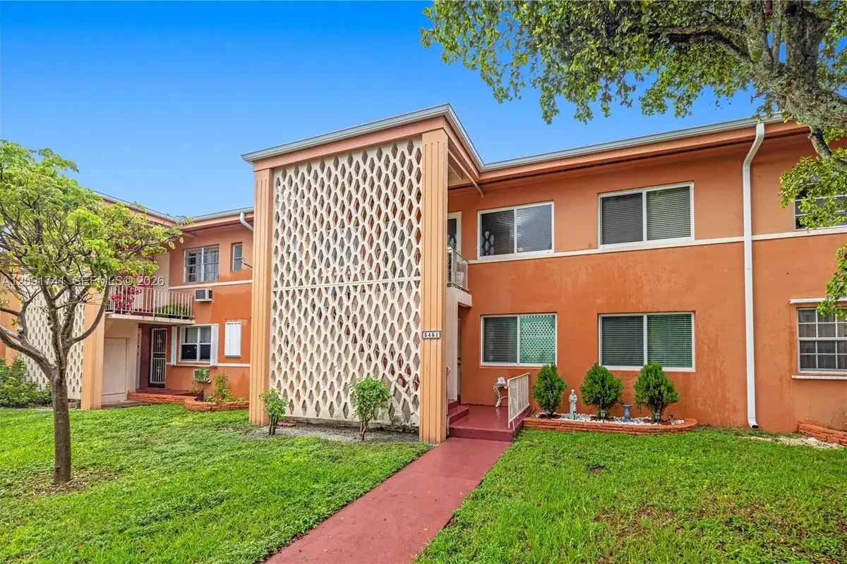 3451 SW 9th Ter #3, Miami: photo 1 of 10