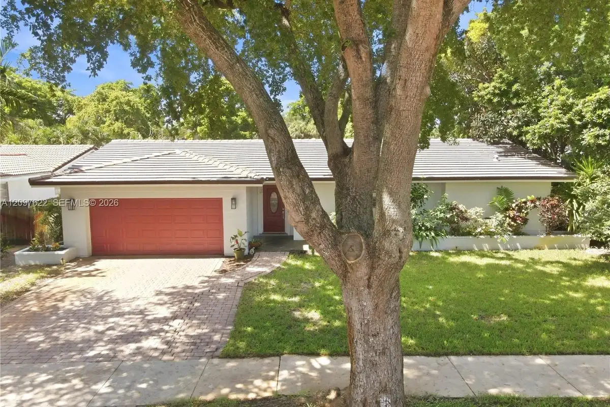 16500 E Stonehaven Rd, Miami Lakes: photo 1 of 30